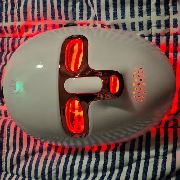 LED Facial Mask - Picture 2 of 4